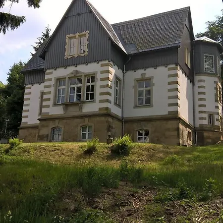 Villa-unger Villa *